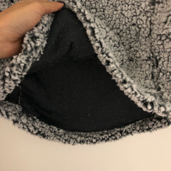 Sherpa pullover - Picture 2 of 3